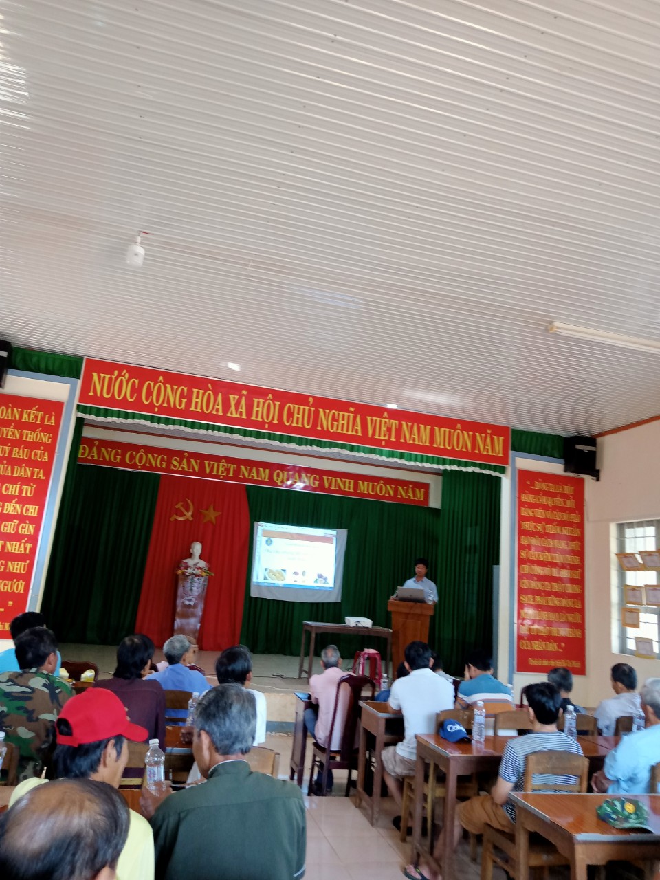 Tổ chức tập huấn, triển khai đăng ký mã số vùng trồng cho cây sầu riêng